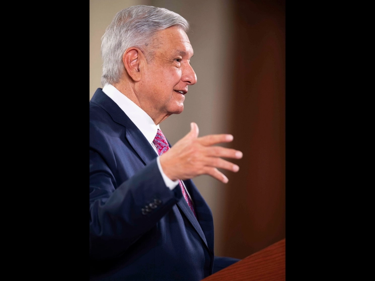 El presidente Andrés Manuel López Obrador en la conferencia del 29 de junio de 2020, en la que anunció que el 1 de julio siguiente celebrará el segundo aniversario de su triunfo electoral. Foto Presidencia
