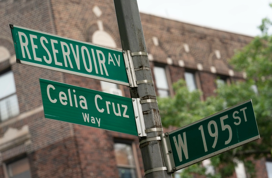 Una calle de Nueva York, en el llamada "condado de la salsa" lleva el nombre de la cantante Celia Cruz. Foto Ap