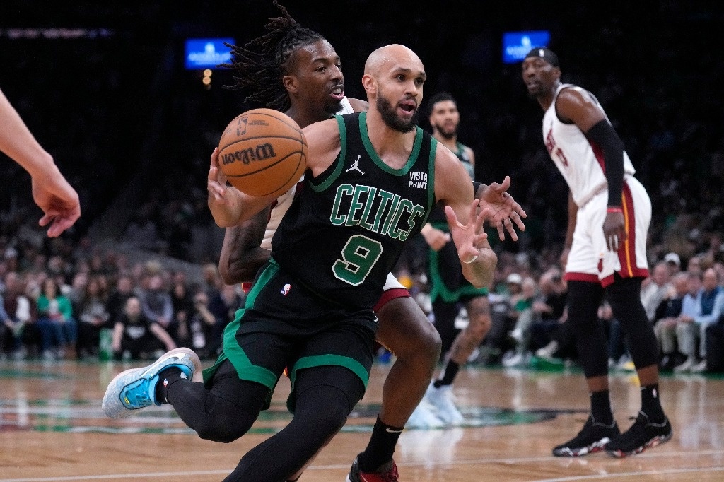 Celtics finish off Miami in the playoffs with a final beating 118-84