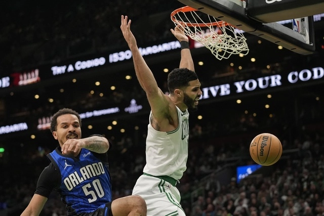 Los Celtics tuvieron un porcentaje de tiro del 53 por ciento y lideraron por 27 en la segunda mitad. Foto Ap