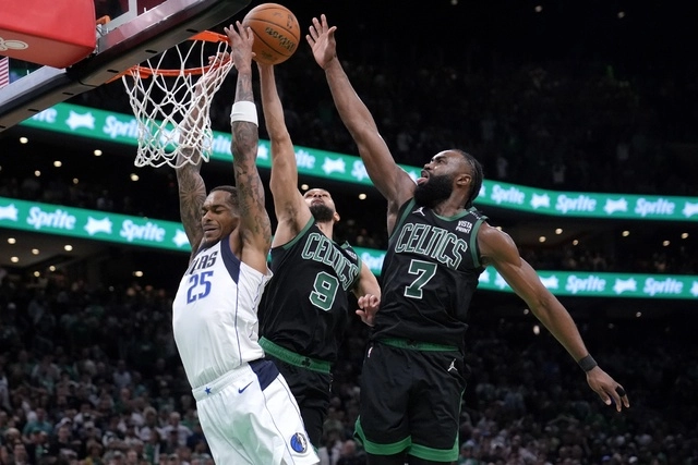 Celtics vencieron con un marcardor 105-98 a los Mavericks y toman ventaja de 2-0 en las finales de la NBA. Foto Ap