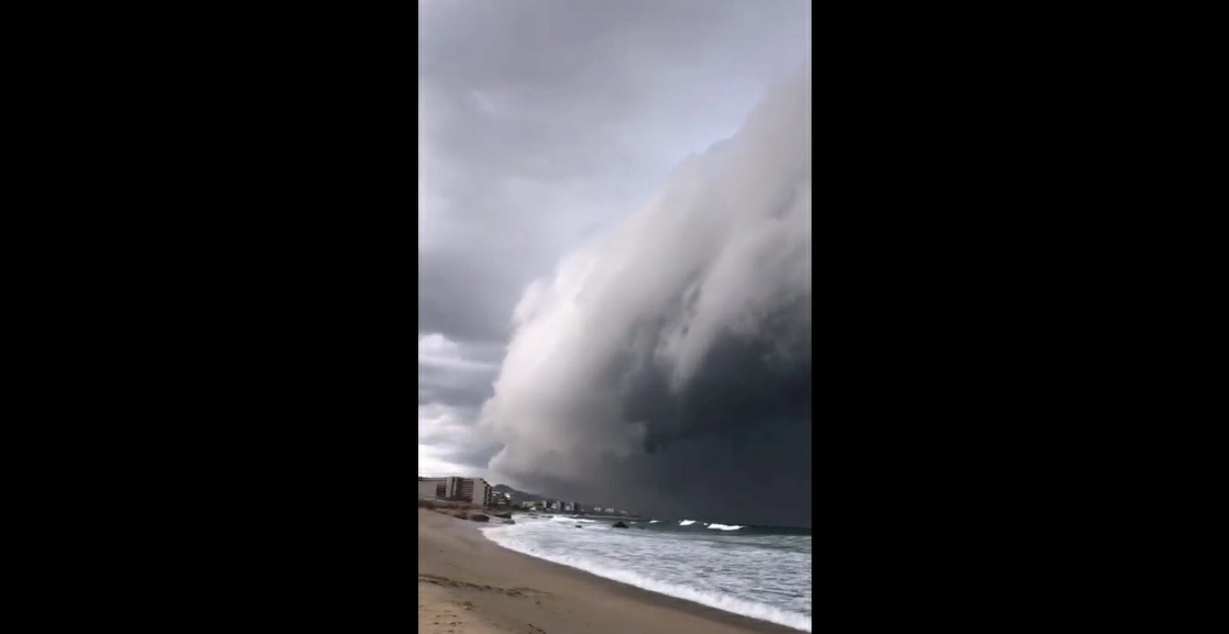 Aspectos del clima en Los Cabos tras el paso del huracán 'Olaf' en septiembre pasado. Foto La Jornada