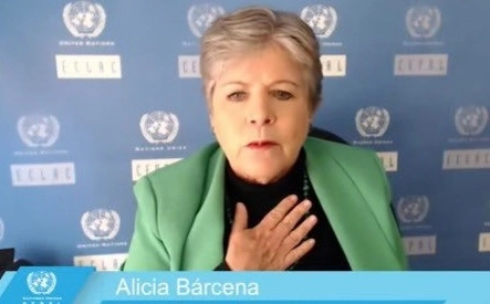 Alicia Bárcena, secretaria ejecutiva de la Cepal durante la jornada virtual para conmemorar el Acuerdo de Escazú, el 22 de abril de 2021. Foto tomada del Twitter de @marthadelgado