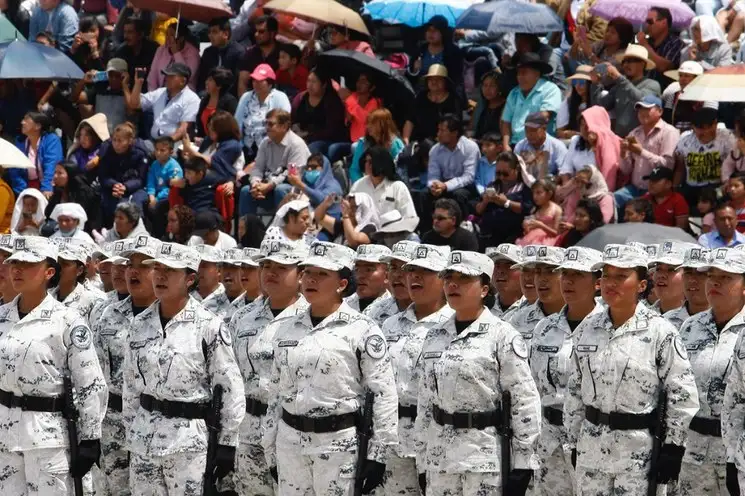 Para la ceremonia en el Centro de Adiestramiento Especializado de Policía Militar, en el Campo Militar No. 37-C, 2 mil familiares de los egresados fueron ubicados en gradas y 400 más en otras áreas, sentados unos junto a otros.Foto: Roberto García 