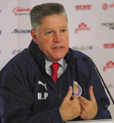 Peláez, director deportivo de las Chivas, dijo que las metas fundamentales del equipo son empatar y superar en títulos al América. Foto Jam Media