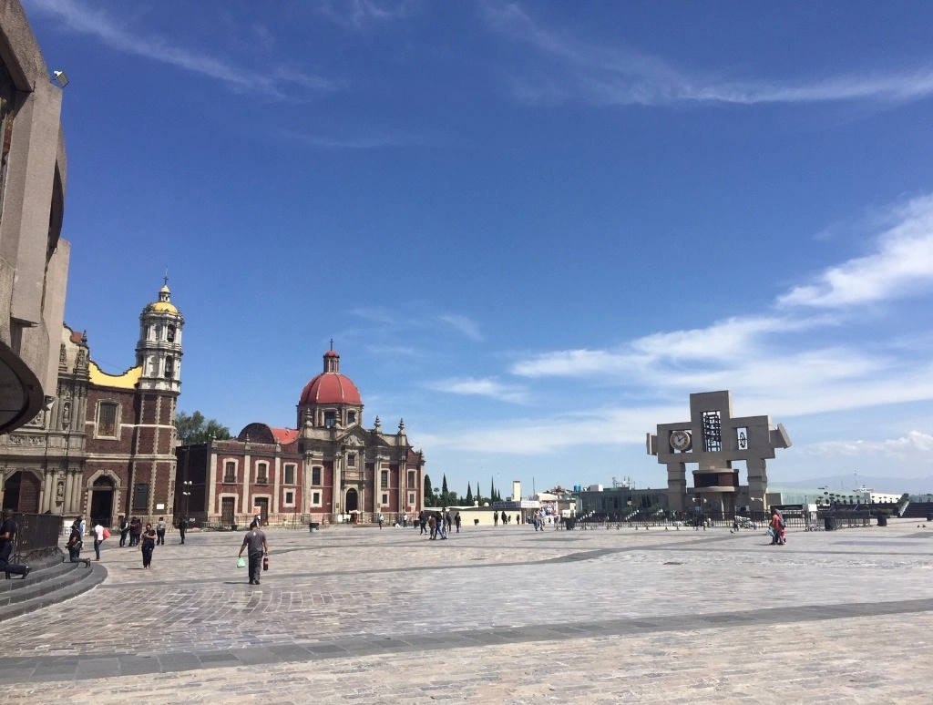 La Basílica de Guadalupe permanecerá cerrada del 10 al 13 de diciembre, con el fin de evitar la propagación de contagios de Covid-19. Foto Guillermo Sologuren / Archivo