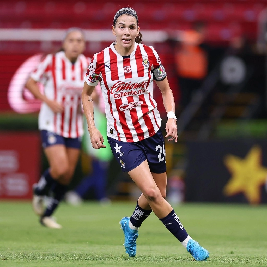 La jugadora de Chivas, Alicia Cervantes alcanzó el récord como máxima goleadora histórica de la Liga Mx Femenil. La ariete llegó a 152 esta última jornada. Foto Facebook Alicia Cervantes