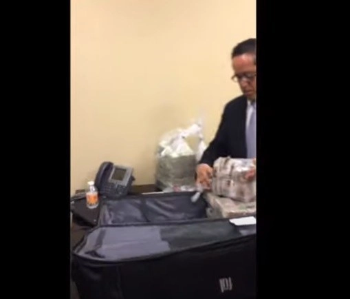 El gobernador dijo que nunca tuvo conocimiento de los “supuestos actos de esta persona”. Fotograma del video difundido a través de redes sociales