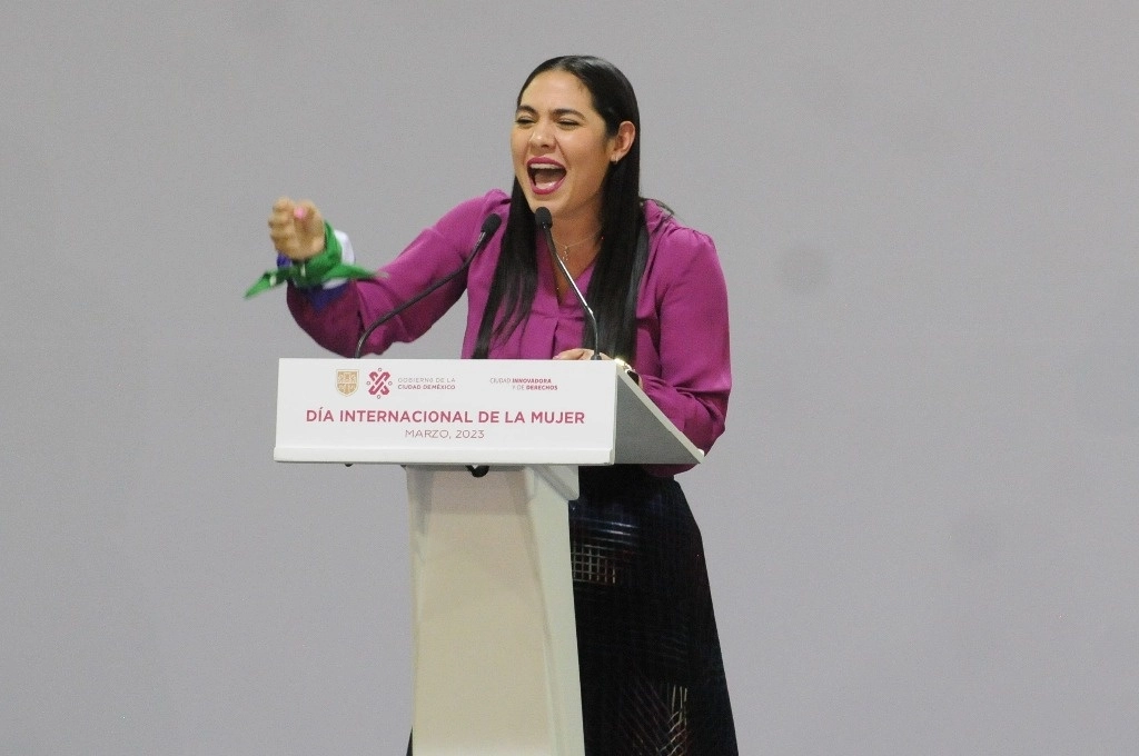 La lucha contra el patriarcado y sus métodos opresores no se puede detener y requiere de los esfuerzos de todas, dijo la gobernadora morenista de Colima, Indira Vízcaino. Foto Cuartoscuro/ Archivo 