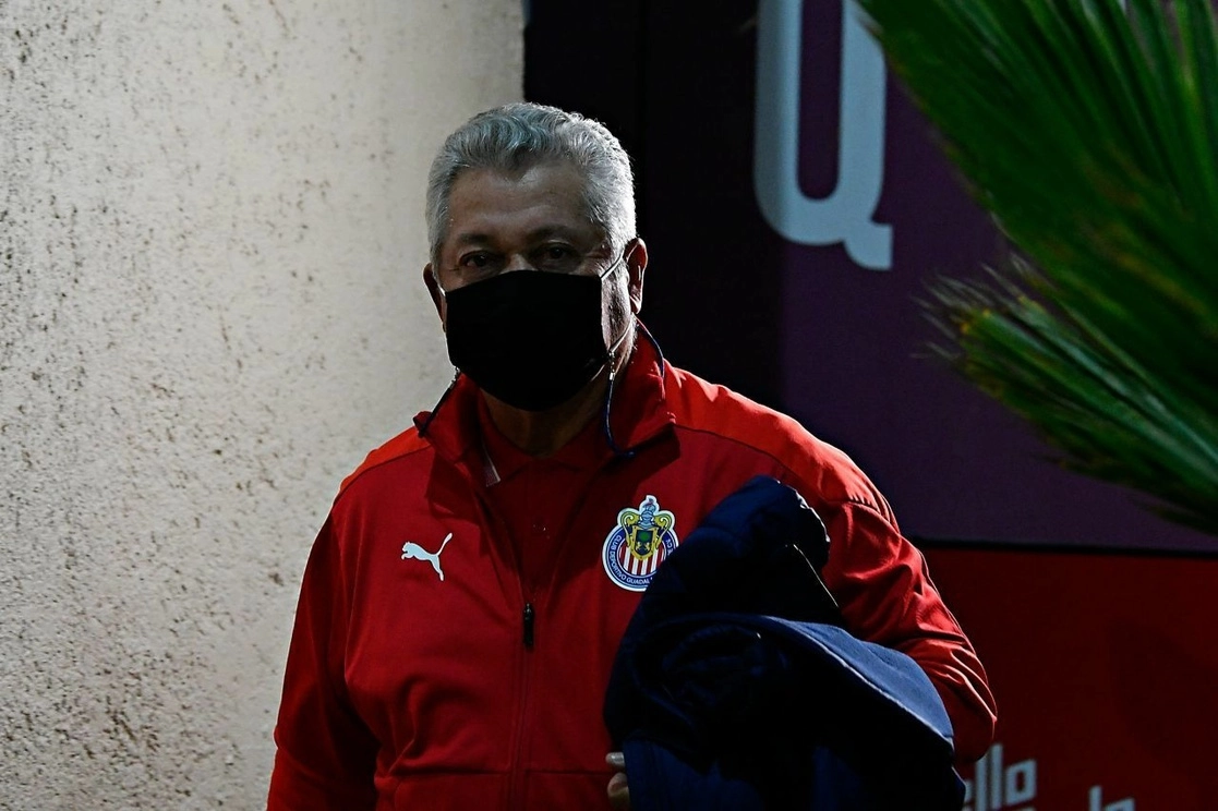 Víctor Manuel Vucetich deja la dirección técnica de las Chivas luego de 13 meses. Foto Cuartoscuro/Archivo 