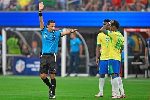 Cinco árbitros mexicanos integraron la lista de profesionales elegidos por la FIFA para el Mundial de Clubes 2025 en Estados Unidos. Foto 