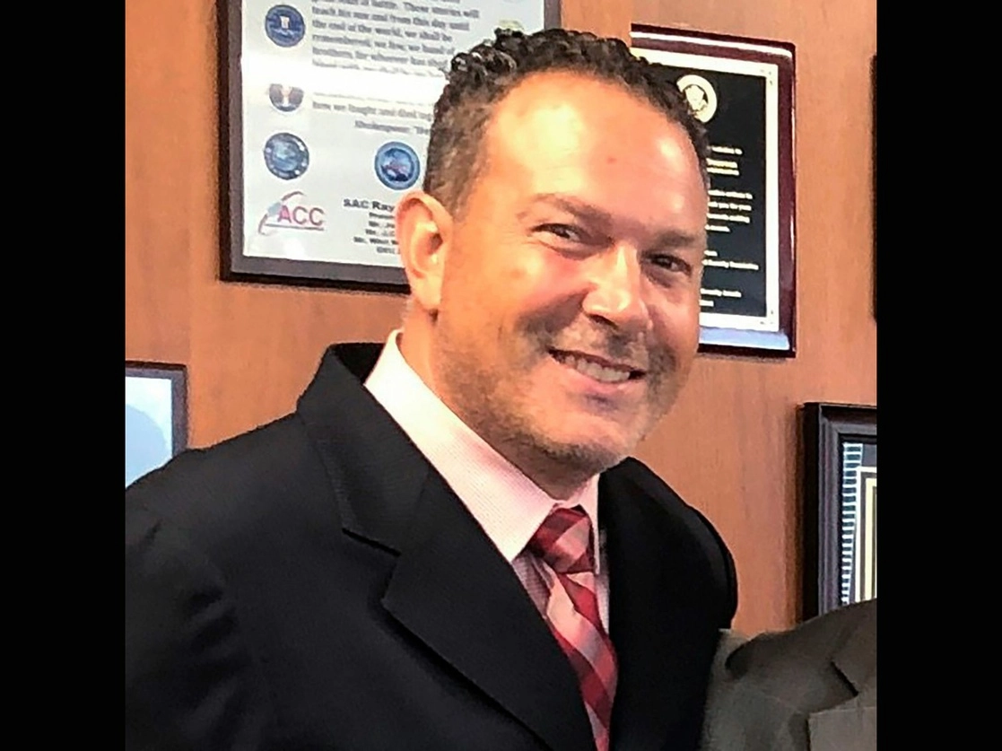 Según registros confidenciales, el jefe antidrogas Nicholas Palmeri vacacionaba en Miami con defensores de narcotraficantes. Foto Ap