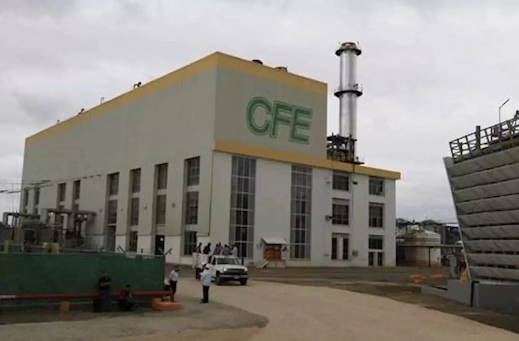 Detalló la CFE, que desde el 29 de octubre, la presa Malpaso ha permanecido cerrada y se mantiene una extracción por debajo del turbinado de 950 m3/seg Foto La Jornada / archivo