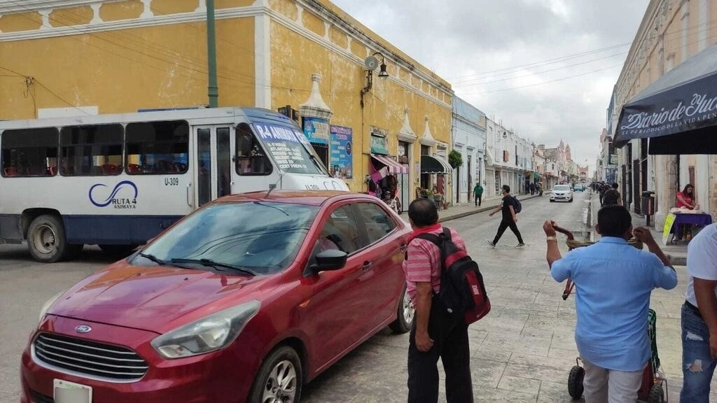 El suministro de electricidad en Quintana Roo, Yucatán y Campeche fue restablecido en su totalidad, luego de un apagón en la península, el 22 de junio de 2022. La imagen, en Mérida. Foto Luis Boffil