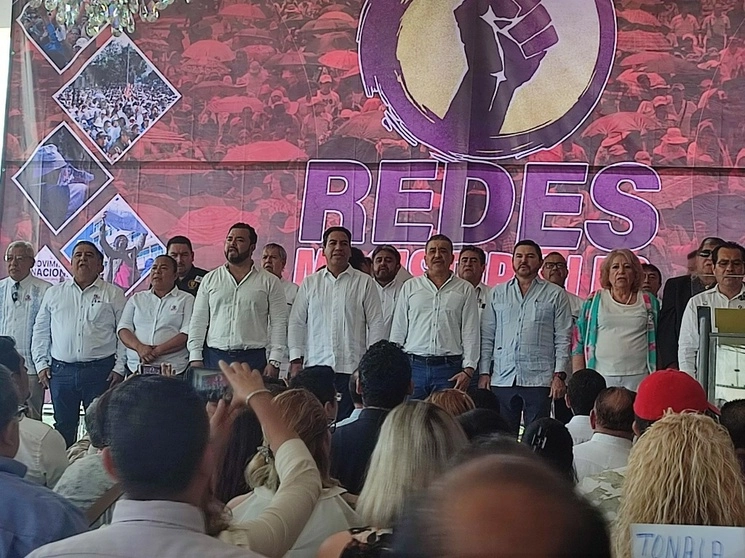 A la reunión, celebrada en Tuxtla Gutiérrez, asisitieron más de 2 mil personas. Foto Elio Henríquez.