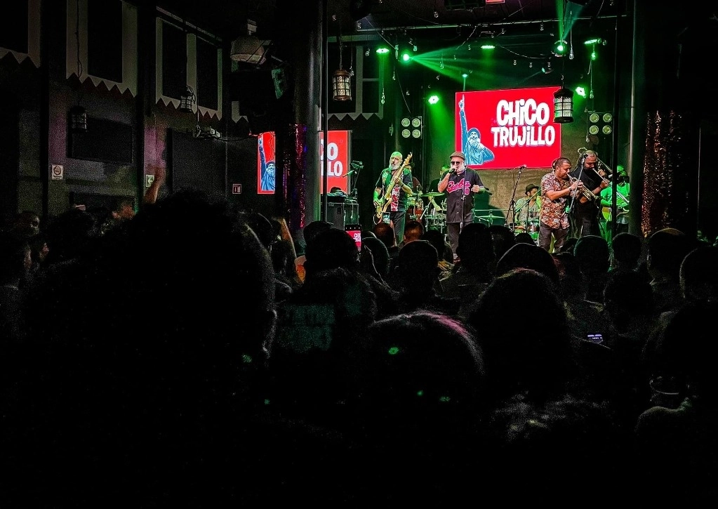 La banda de todas las fiestas cuenta con más de cinco discos que superaron las ventas en su país. Los temas favoritos de sus seguidores: ‘Y si no fuera’, ‘La medallita’, ‘El conductor y Loca’. Foto XaviStone
