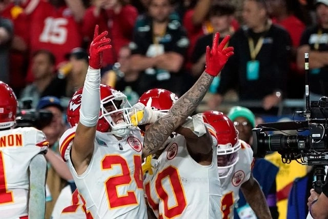 Chiefs se proclamaron campeones del Super Bowl, al derrotar 38-25 a los Eagles. Foto Afp
