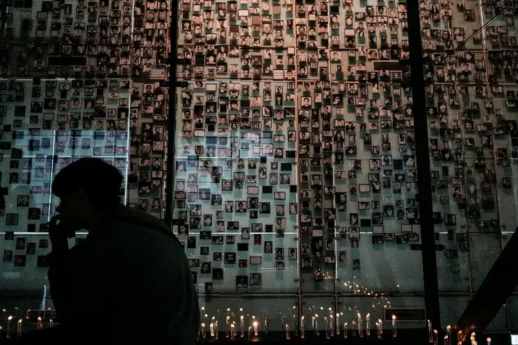 Museo de la memoria exhibe fotos de desaparecidos, a casi medio siglo del golpe militar contra Salvador Allende. Foto Ap