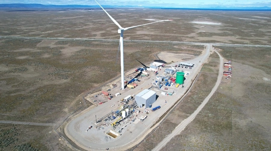 El proyecto Haru Oni considera una inversión de 74 millones de dólares y está emplazado en una superficie de 3.7 hectáreas dentro del predio Tehuel Aike, en Punta Arenas. Foto Xinhua.