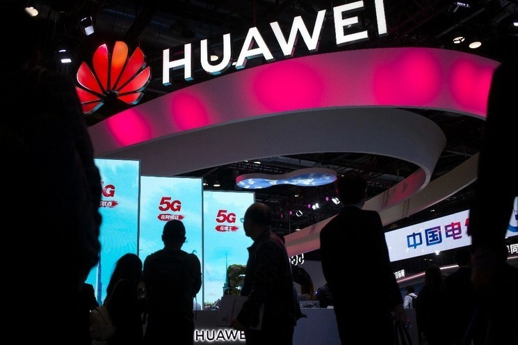 El portavoz del ministerio de Relaciones Exteriores chino, Zhao Lijian, afirmó este martes que no hay pruebas de que los productos de Huawei tengan lagunas de seguridad o 'puertas traseras'. Foto Ap / Archivo