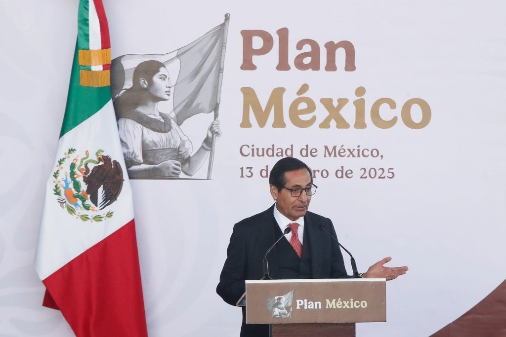 El secretario de Hacienda, Rogelio Ramírez de la O, durante la presentación del Plan México, encabezado por la Presidenta de México, Claudia Sheinbaum, en el Museo Nacional de Antropología en la Ciudad de México, el 13 de enero de 2025. Foto Luis Castillo