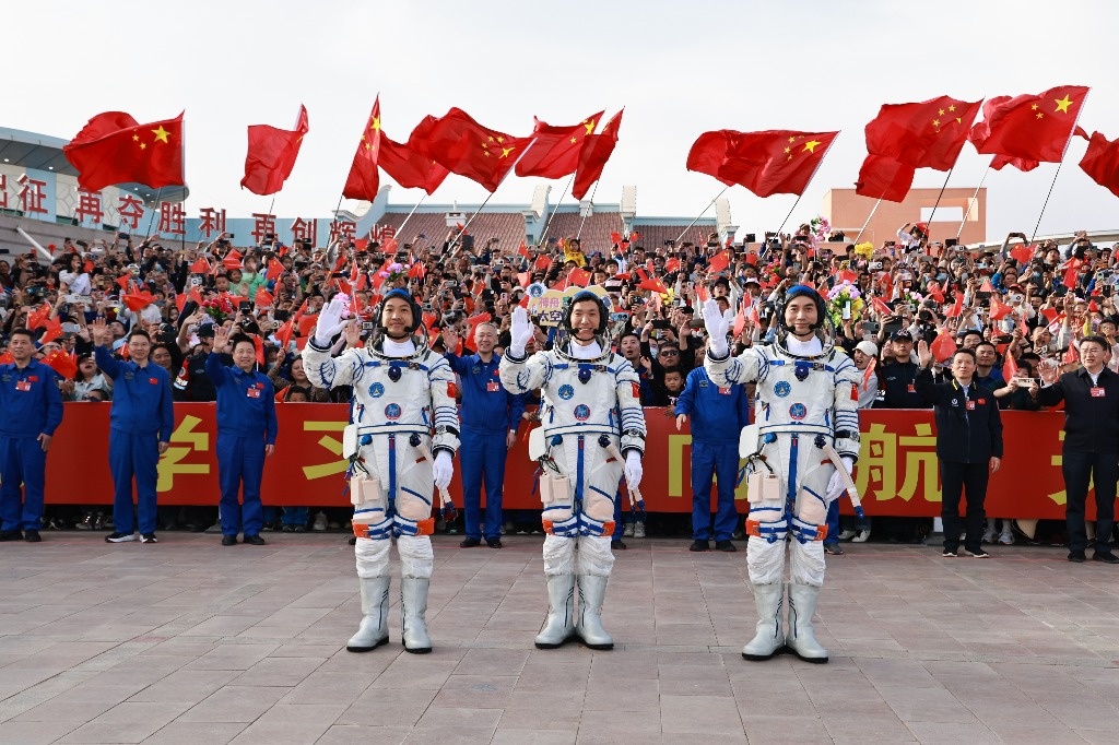 China successfully launched ‘Shenzhou-18’ rocket;  took three ‘taikonauts’ to Tiangong Station