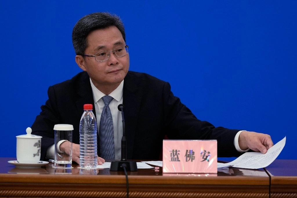 El ministro de Finanzas, Lan Foan, dijo que se avecinan más estímulos y algunos analistas señalaron que es probable que Pekín no quiera gastar toda su munición antes de que Trump asuma el poder oficialmente en enero. Imagen del 8 de noviembre de 2024. Foto Ap