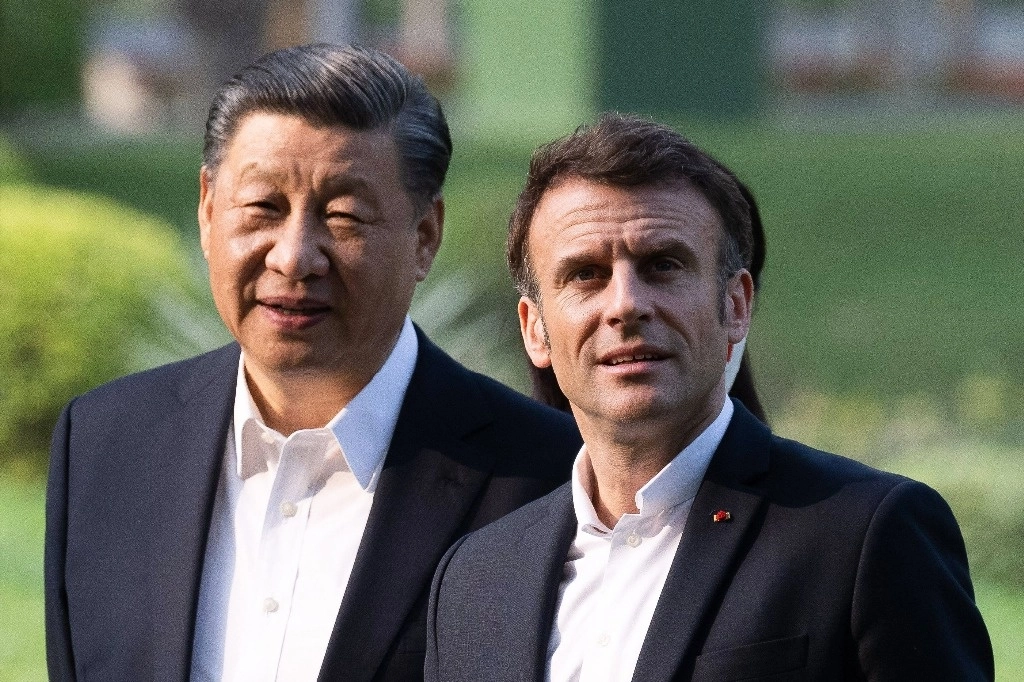 Los presidentes de China, Xi Jinping, y de Francia, Emmanuel Macron, dialogaron principalmente sobre la guerra en Ucrania durante los tres días de la visita oficial en Pekín. Foto Ap
