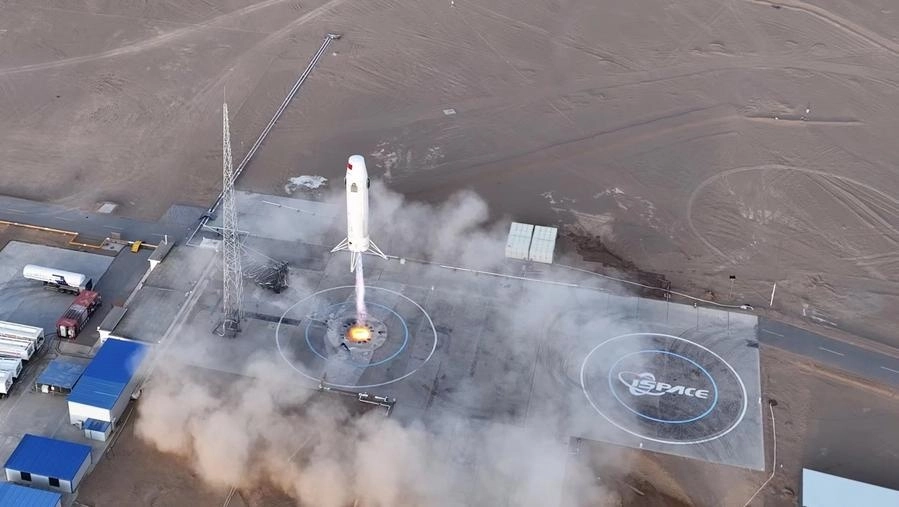 Un cohete comercial reutilizable chino llamado SQX-2Y despegando desde el Centro de Lanzamiento de Satélites de Jiuquan en el noroeste de China durante su segunda misión de prueba de vuelo, el 10 de diciembre de 2023. Foto Xinhua