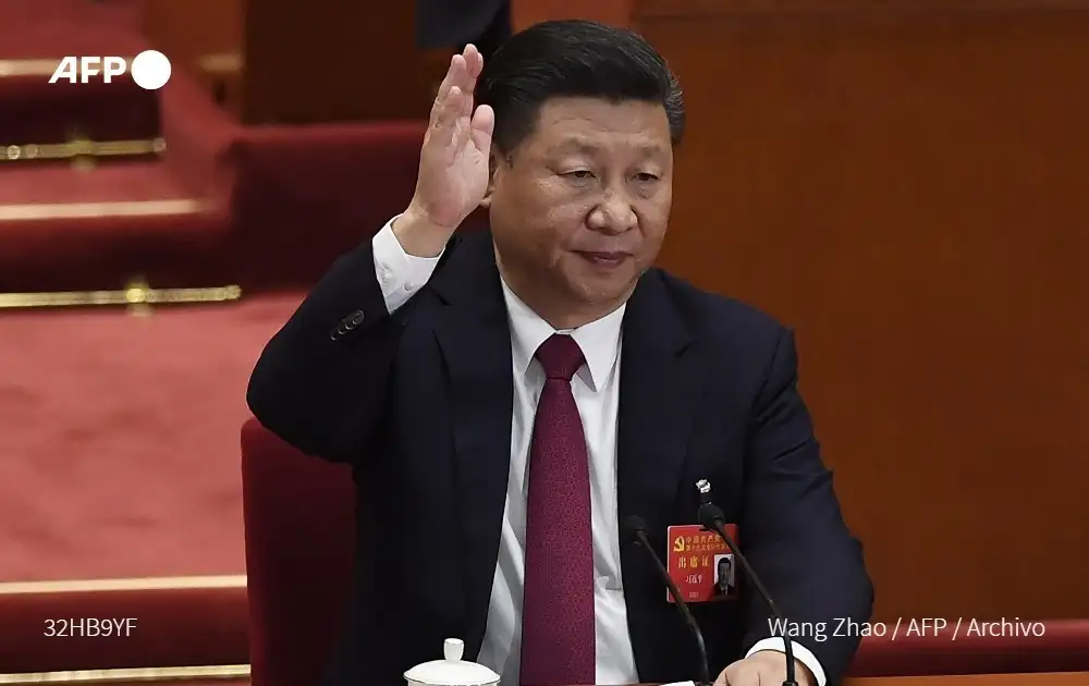 Xi Jinping, presidente de China, durante una sesión del Congreso del Partido Comunista chino. Foto tomada de Twitter @AFPespanol.
