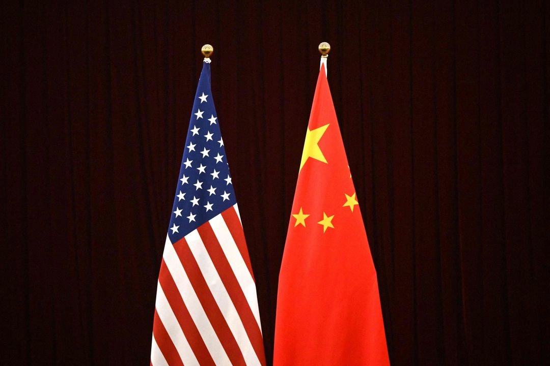 Banderas de Estados Unidos y China en imagen de archivo. Foto