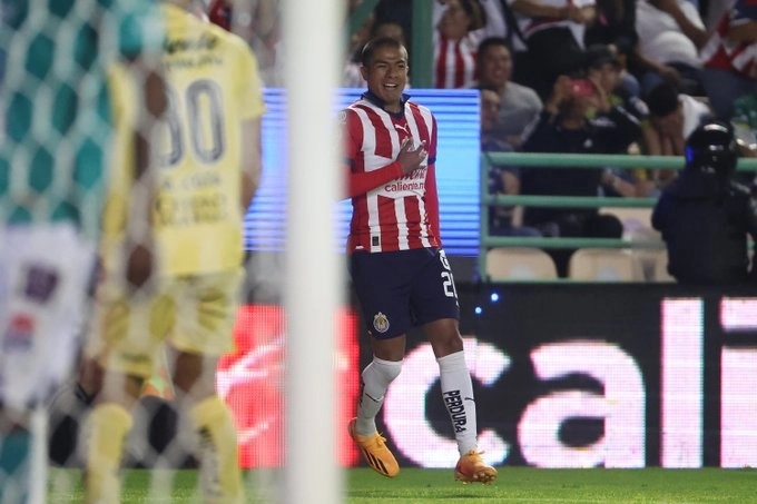 El jugador de Chivas, Yael Padilla debutó en la Liga MX con anotación incluida. Foto Chivas
