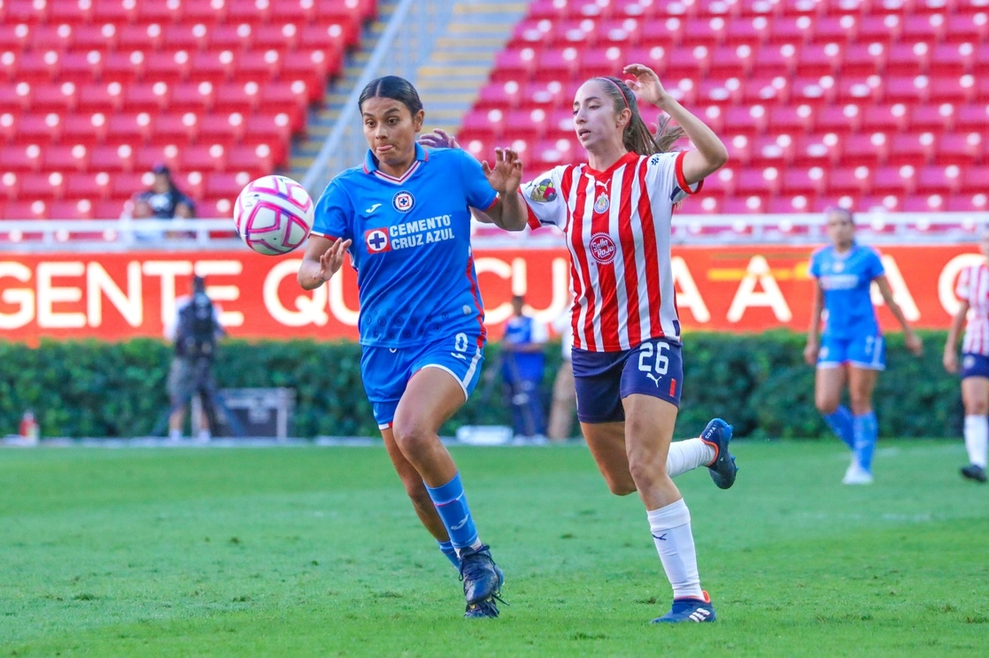 Con empate 1-1 con el Cruz Azul, Chivas avanza a la semifinal del torneo Apertura 2022 de la Liga Mx Femenil. Foto tomada de la cuenta de Twitter @AzulFemenil