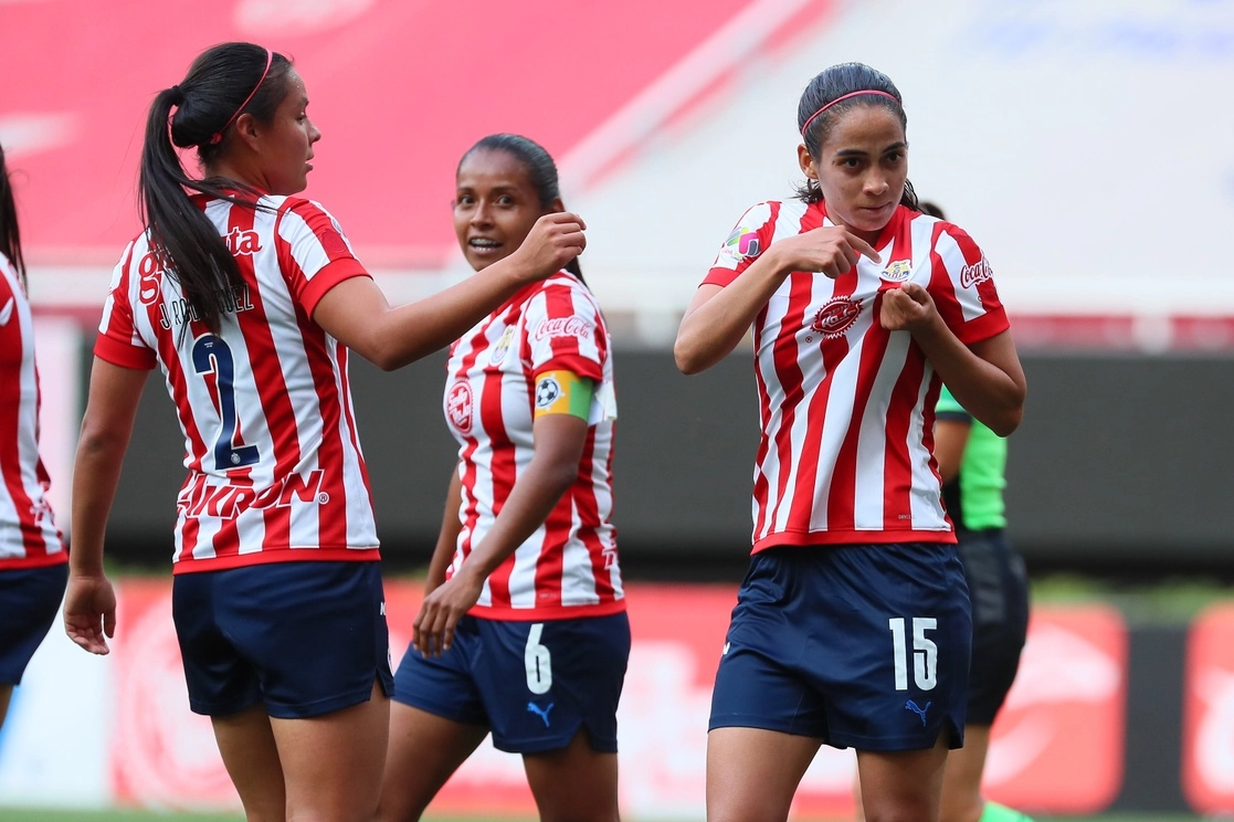 Chivas destrozó a las Rayadas del Monterrey por 5-0 en un duelo de dos clubes con boleto asegurado a la liguilla del Guardianes 2021, el 26 de abril de 2021. Foto tomada del Twitter de @ChivasFemenil
