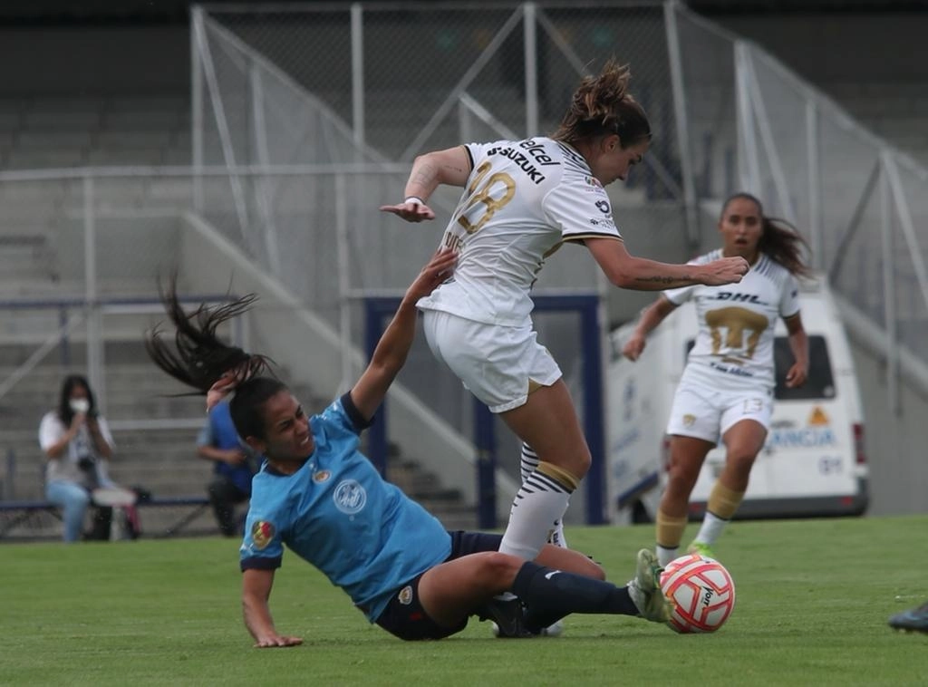 En los minutos finales, las auriazules ya no pudieron hacer nada para rescatar el empate y tuvieron que conformarse con la derrota. Foto: María Luisa Severiano