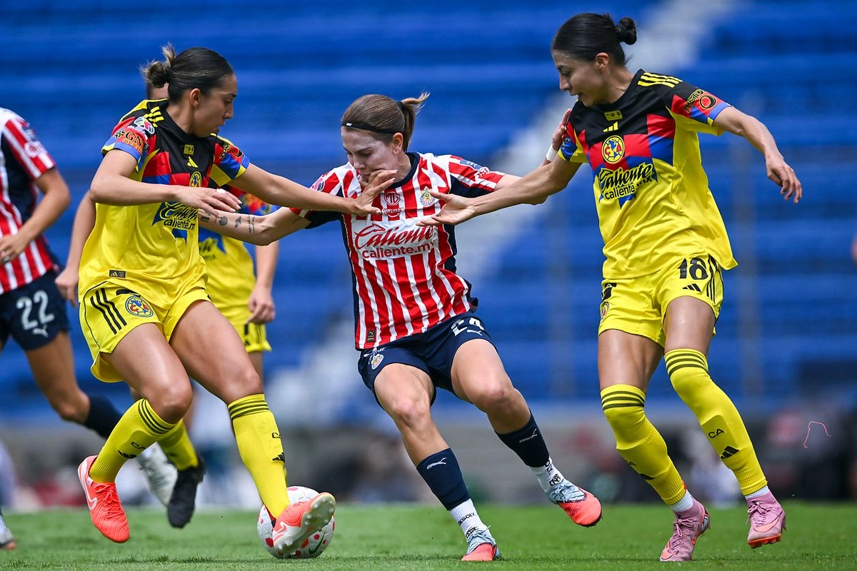 El equipo 'rojiblanco' emuló a su homólogo varonil tras derrotar a su acérrimo rival con los goles de Castro, los cuales llegaron a los minutos 23 y 45+3.