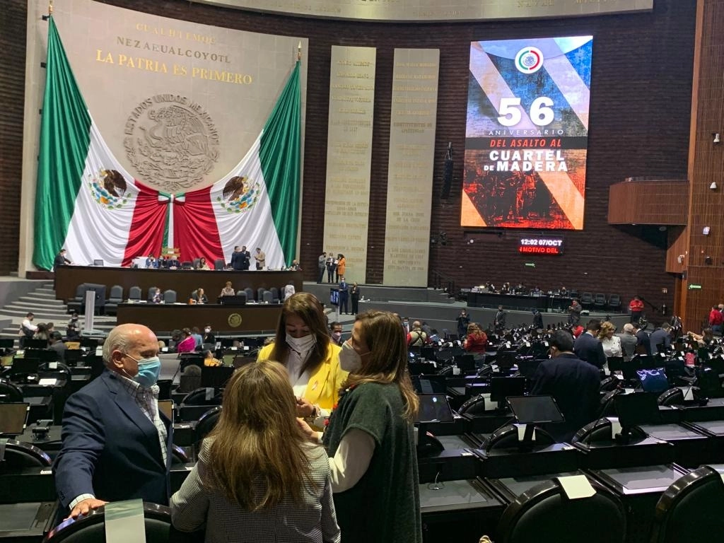 Diputados recuerdan el 56 aniversario del asalto al Cuartel de Madera, ocurrido en 23 de septiembre de 1965 en Chihuahua, durante la sesión en el recinto legislativo de San Lázaro, Ciudad de México, el 7 de octubre de 2021. Foto José Antonio López

