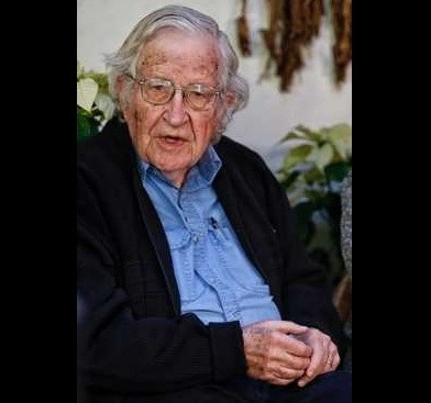 Noam Chomsky considera a las elecciones presidenciales de noviembre en EU, como las más importantes en la historia. Foto Marco Peláez/Archivo