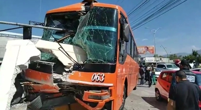 El accidente se registró en la colonia Industrial de Pachuquilla, en el municipio hidalguense de Mineral de la Reforma. Foto ‘La Jornada’