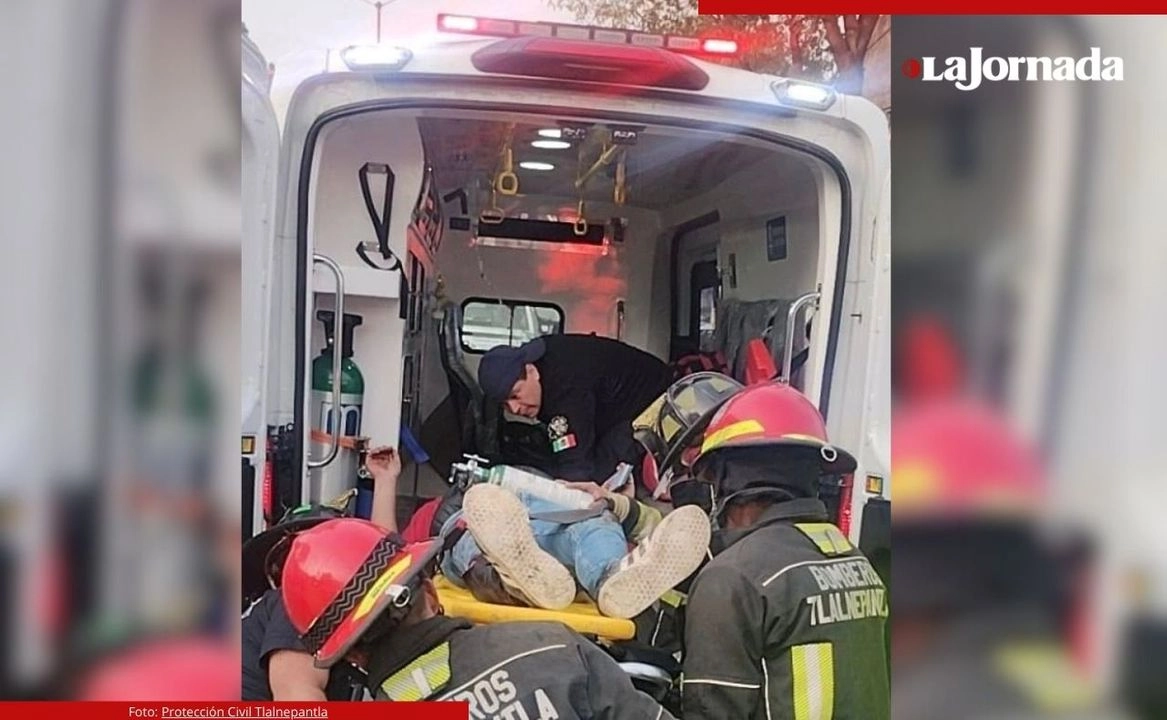 El choque de una combi de transporte escolar contra un camión de carga, dejó el saldo de cinco estudiantes del Colegio de Bachilleres y el conductor lesionados. Foto 