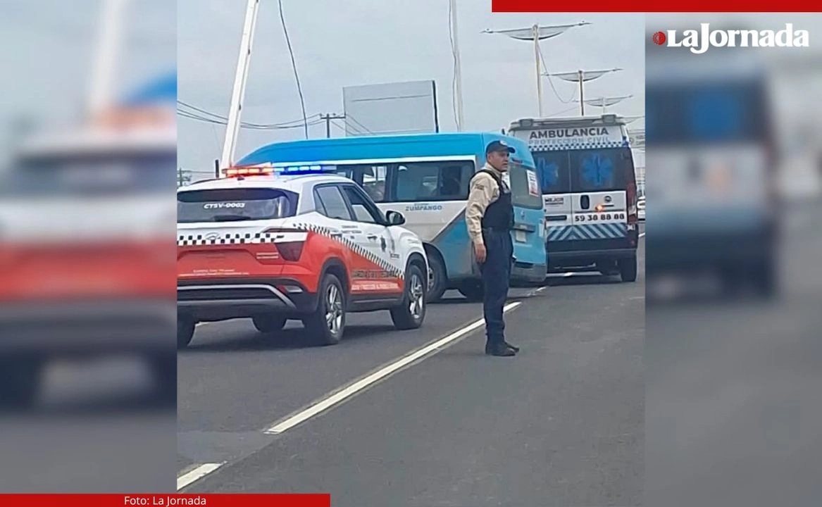 Los cuerpos de emergencia acudieron al lugar donde atendieron y trasladaron a al menos 10 pasajeros que resultaron lesionados.
