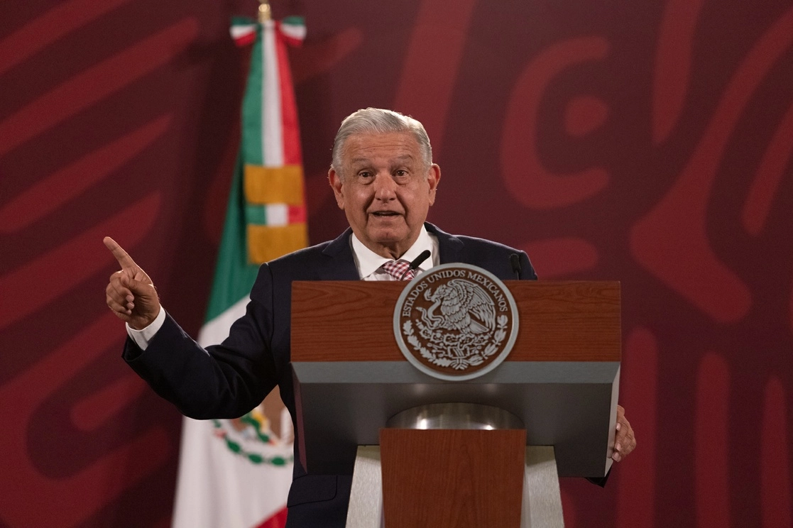 El presidente Andrés Manuel López Obrador anunció ayer medidas para reforzar el plan contra la inflación. Foto Pablo Ramos