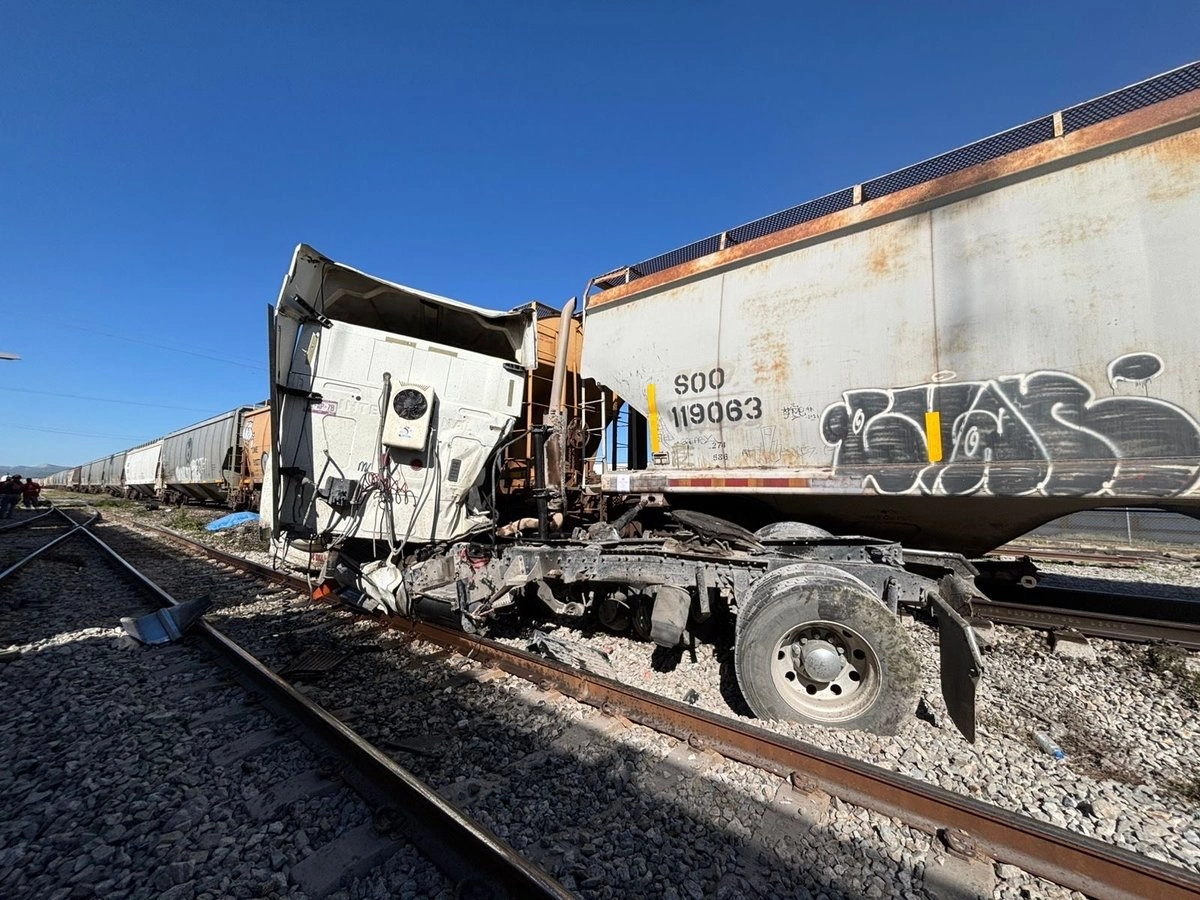 Hasta el momento no se ha dado a conocer los responsables del choque. Foto 