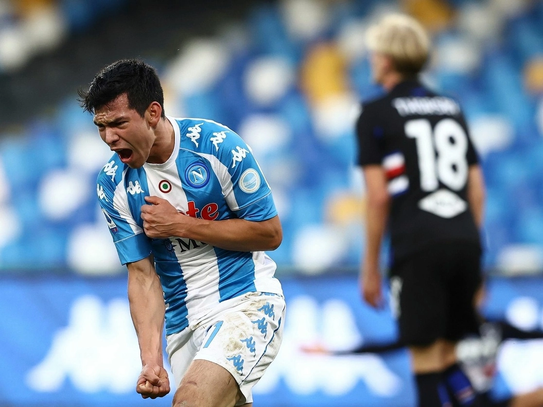 El delantero mexicano, quien entró de cambio, anotó y sirvió un pase para gol. Foto Ap