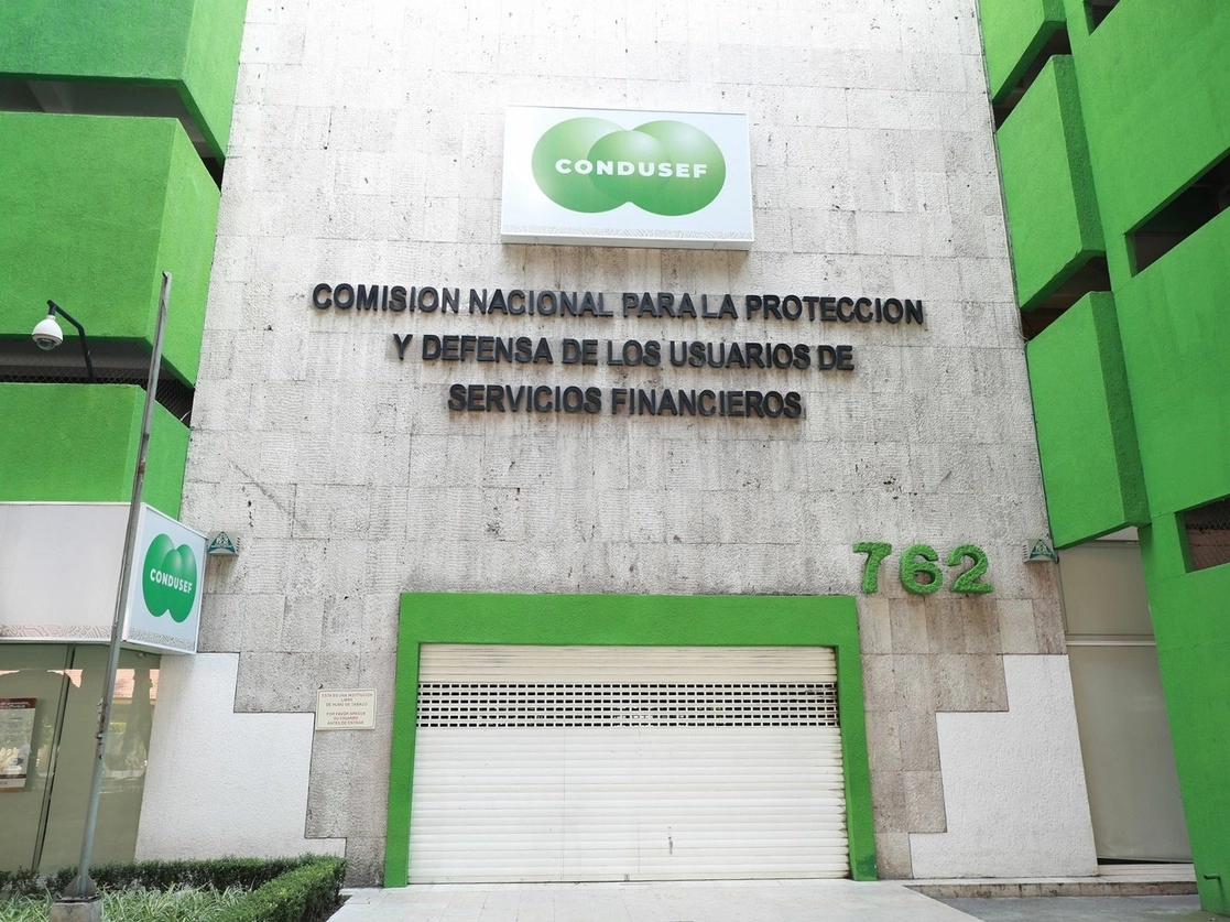 Las aplicaciomnes detectadas por los uniformados no se encuentran reguladas por la Condusef. Foto María Luisa Severiano / Archivo