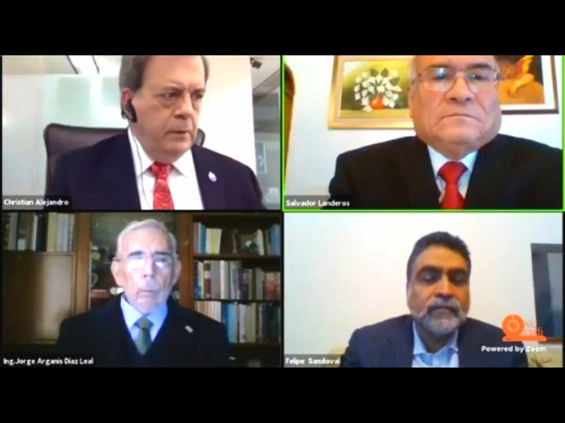 Jorge Arganis Díaz Leal (abajo, a la izquierda) dijo que impulsar la tecnología implica reforzar “los soportes más relevantes del futuro inmediato”. Imagen tomada de la transmisión en vivi a través del Twitter de @SCT_mx