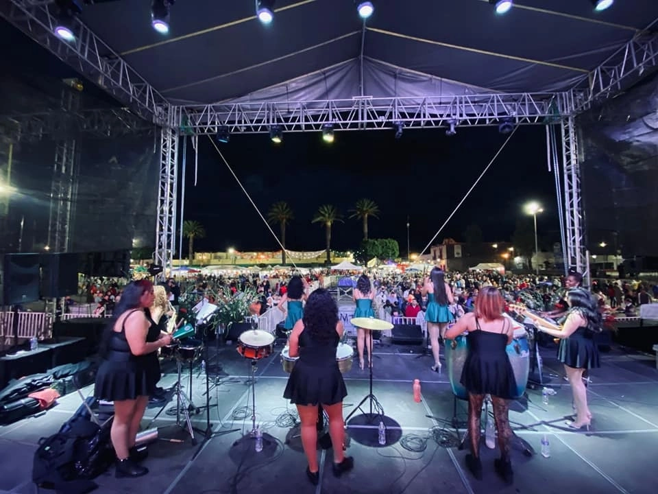Diversos grupos musicales amenizaron el festejo. Foto Alcaldía Xochimilco