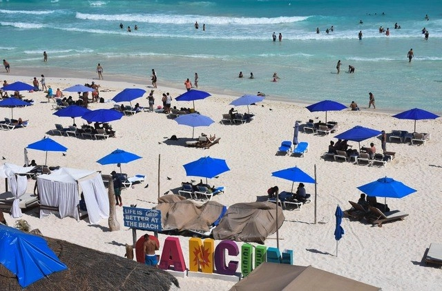 Una playa en Cancún, en imagen de antier. Foto Afp 