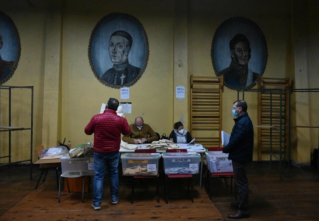 Los votos serán enviados al Servicio Electoral. Foto Afp