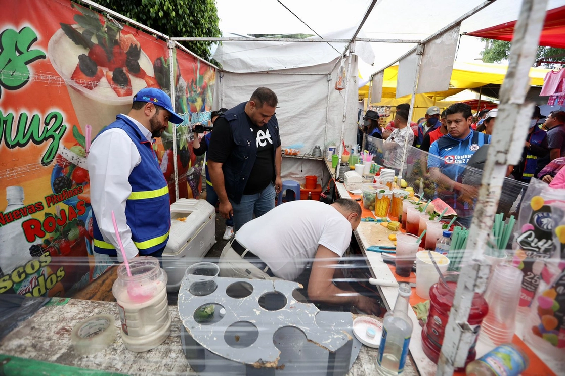 Fueron cerradas 16 chelerías y depósitos de venta de bebidas alcohólicas, ubicadas en inmediaciones y en el tianguis de La Bola. Foto alcaldía Coyoacán
